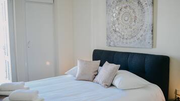 2 slaapkamers, een strijkplank/strijkijzer, wifi, beddengoed