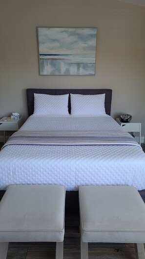 2 bedrooms, in-room safe, desk, iron/ironing board