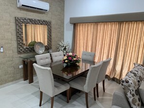 تناول الطعام