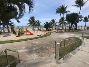 Children’s area - #TheCoralBeachBum (Cangrejo Arriba)