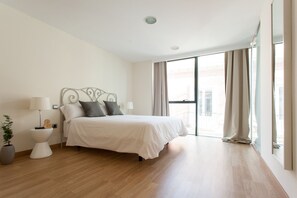 1 bedroom, iron/ironing board, bed sheets - Albareda 3 - One Bedroom Apartment, Sleeps 4 (Sevilla)