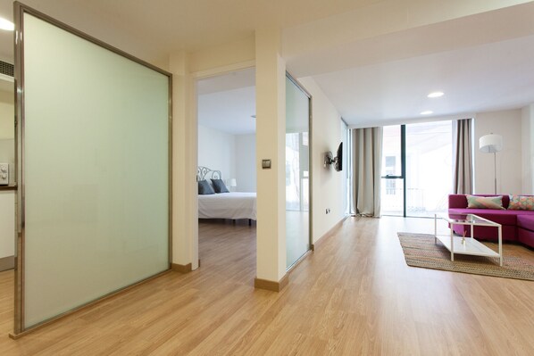 1 bedroom, free WiFi, bed sheets - Albareda 3 - One Bedroom Apartment, Sleeps 4 (Sevilla)