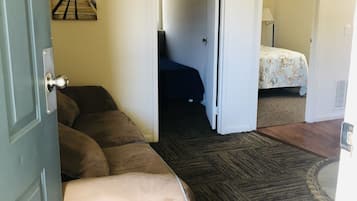 Suite monolocale Deluxe, 2 camere da letto | Area soggiorno