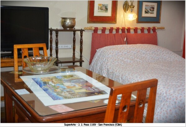 1 makuuhuone, silitysrauta/-lauta, Wi-Fi, vuodevaatteet