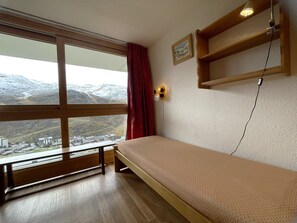 2 bedrooms