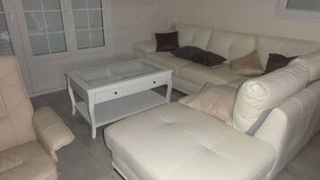 Smart TV, reproductor de DVD, futbolito