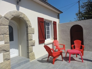 Terrace/patio - Seasonal rental, near Paimpol (22 620).  (Ploubazlanec)