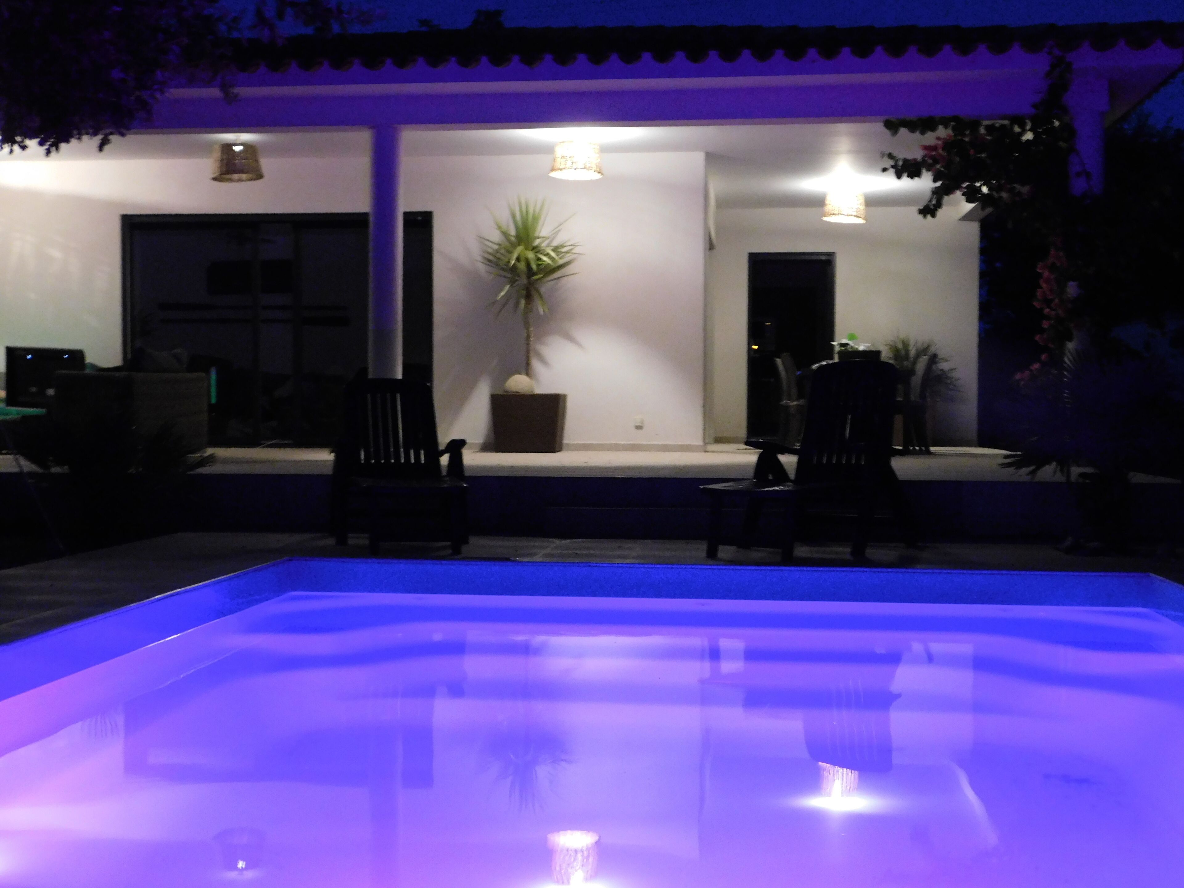 حمّام سباحة خارجي