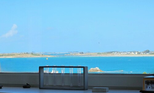 CHARMING APARTMENT ⭐️⭐️⭐️⭐️ WITH SWIMMING POOL BEAUTIFUL SEA VIEW 150 M FROM SANDY BEACH