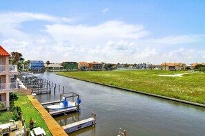 Marina - Canal-front condo with water views & shared pool - near beach, snowbirds welcome (Corpus Christi)