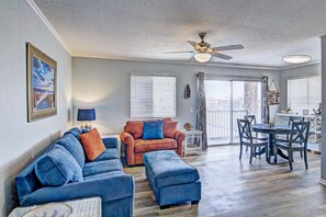 TV - Canal-front condo with water views & shared pool - near beach, snowbirds welcome (Corpus Christi)