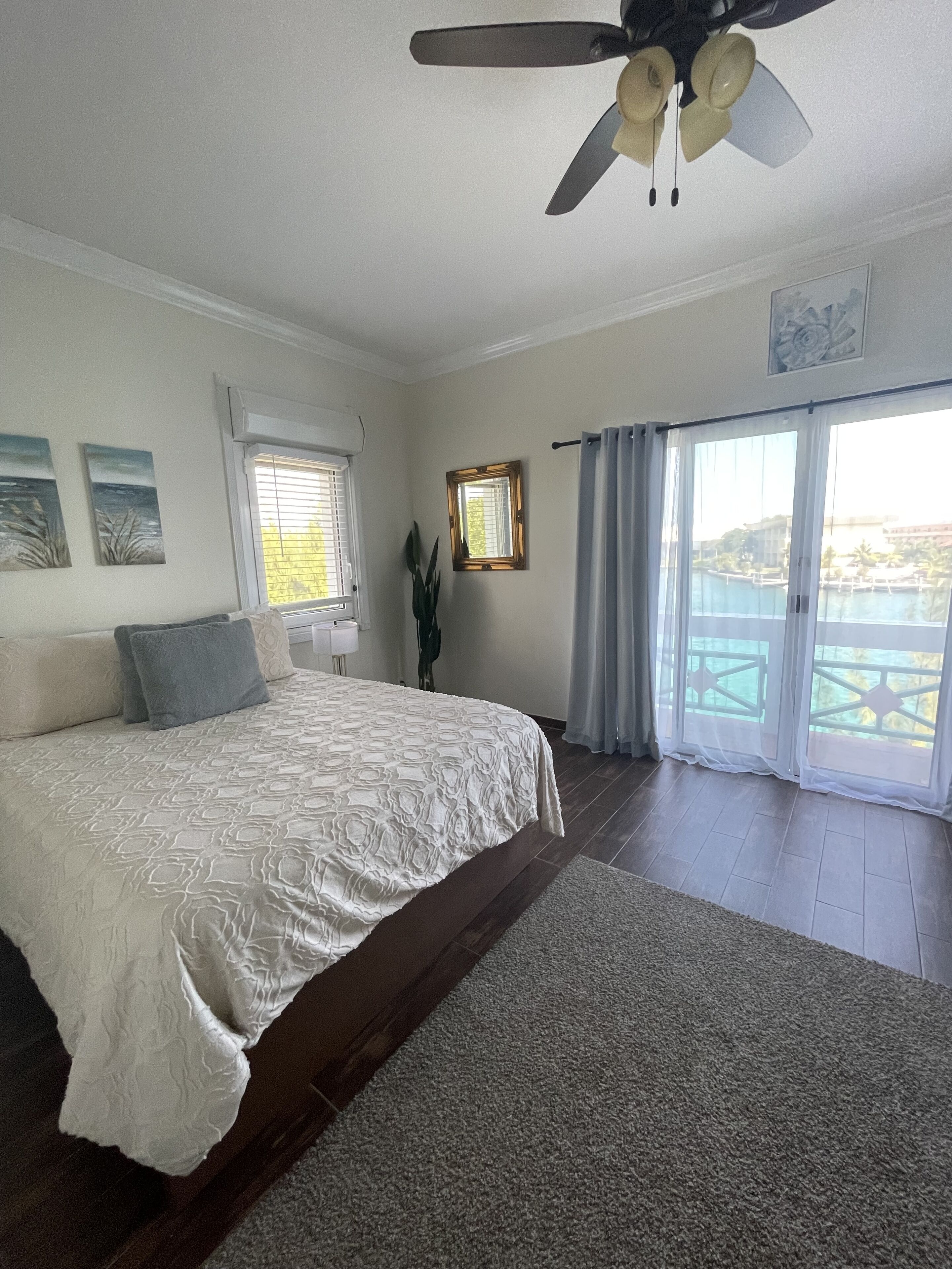 3 bedrooms, in-room safe, iron/ironing board, WiFi