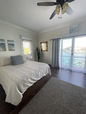 3 bedrooms, in-room safe, iron/ironing board, WiFi