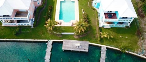 المنشأة من الخارج