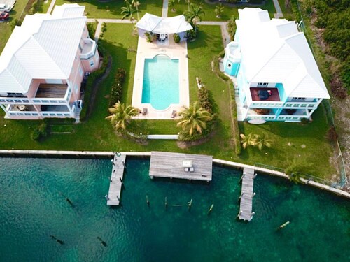 Waterfront Italian inspired tropical escape