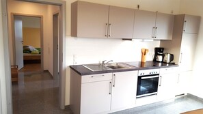 Fridge, microwave, oven, stovetop - Main vacation in the vineyard (Kitzingen)