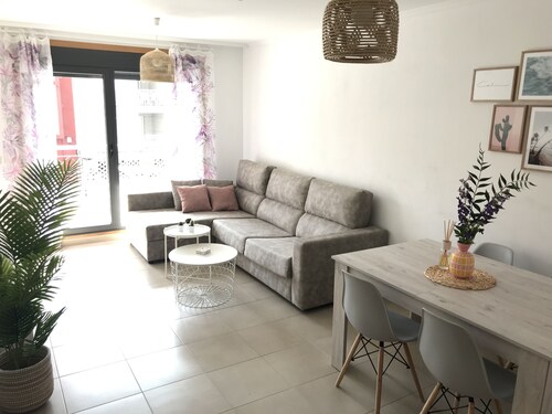 Apartment 300 meters from the beach of Silgar, new, exterior and bright