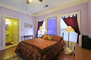 3 bedrooms, in-room safe, iron/ironing board, free WiFi