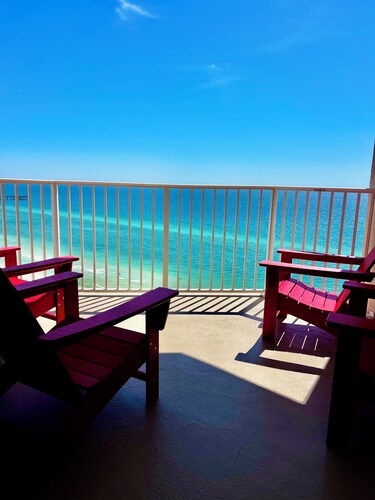 Perfect Little Paradise  !!  VERY COZY UNIT WITH SPECTACULAR VIEW!!!