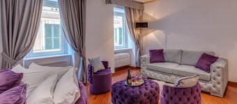 SPANISH STEPS Extra Luxury Apartment