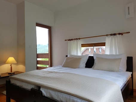 1 bedroom, in-room safe, WiFi, bed sheets. Holiday in the forest with beautiful view of the city of Sarajevo