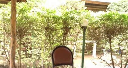 Mzunguu Safari Lodge