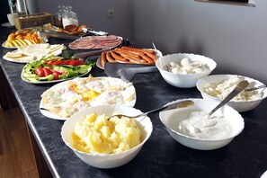 Daily buffet breakfast (USD 10 per person) - Gina Shekvetili (Shekhvetili)