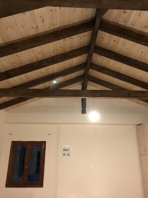 Apartamento (Ground Floor) | 1 quarto, roupas de cama premium, individualmente decorados