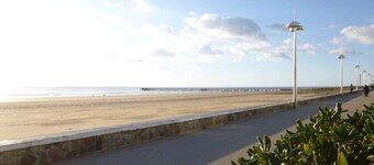 Cozy 2-Room Apartment Near Beach with Terrace, TV, Garage & More - Sleeps 4