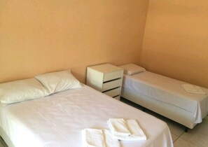 Hypo-allergenic bedding, rollaway beds, free WiFi, bed sheets