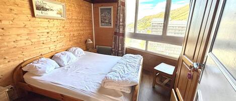 2 bedrooms