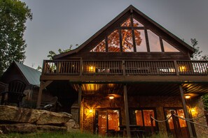 Exterior - Cabin on Lake Keowee just minutes from Clemson, lake front property with firepit (Six Mile)