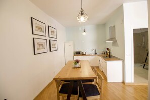 Dining - Tetuán 2D - Two Bedroom Apartment, Sleeps 4 (Sevilla)