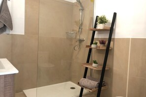 Towels - Tetuán 2D - Two Bedroom Apartment, Sleeps 4 (Sevilla)