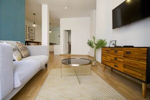 Living area - Tetuan 2 - Two Bedroom Apartment, Sleeps 4 (Sevilla)