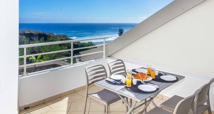 Cap Lobster - spacious apartment with magnificent sea view near the beach