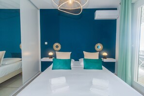 2 bedrooms, desk, iron/ironing board, free WiFi - Cap Lobster - spacious apartment with magnificent sea view near the beach (Saint-Gilles-les-Bains)