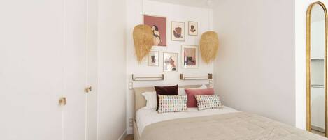 In-room safe, iron/ironing board, free WiFi, bed sheets