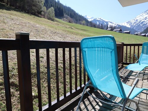 Cozy Mountain Apartment - Sleeps 6, 2 Balconies, Near Slopes - Arêches-Beaufort