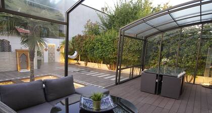 Beautiful holiday home in Paris