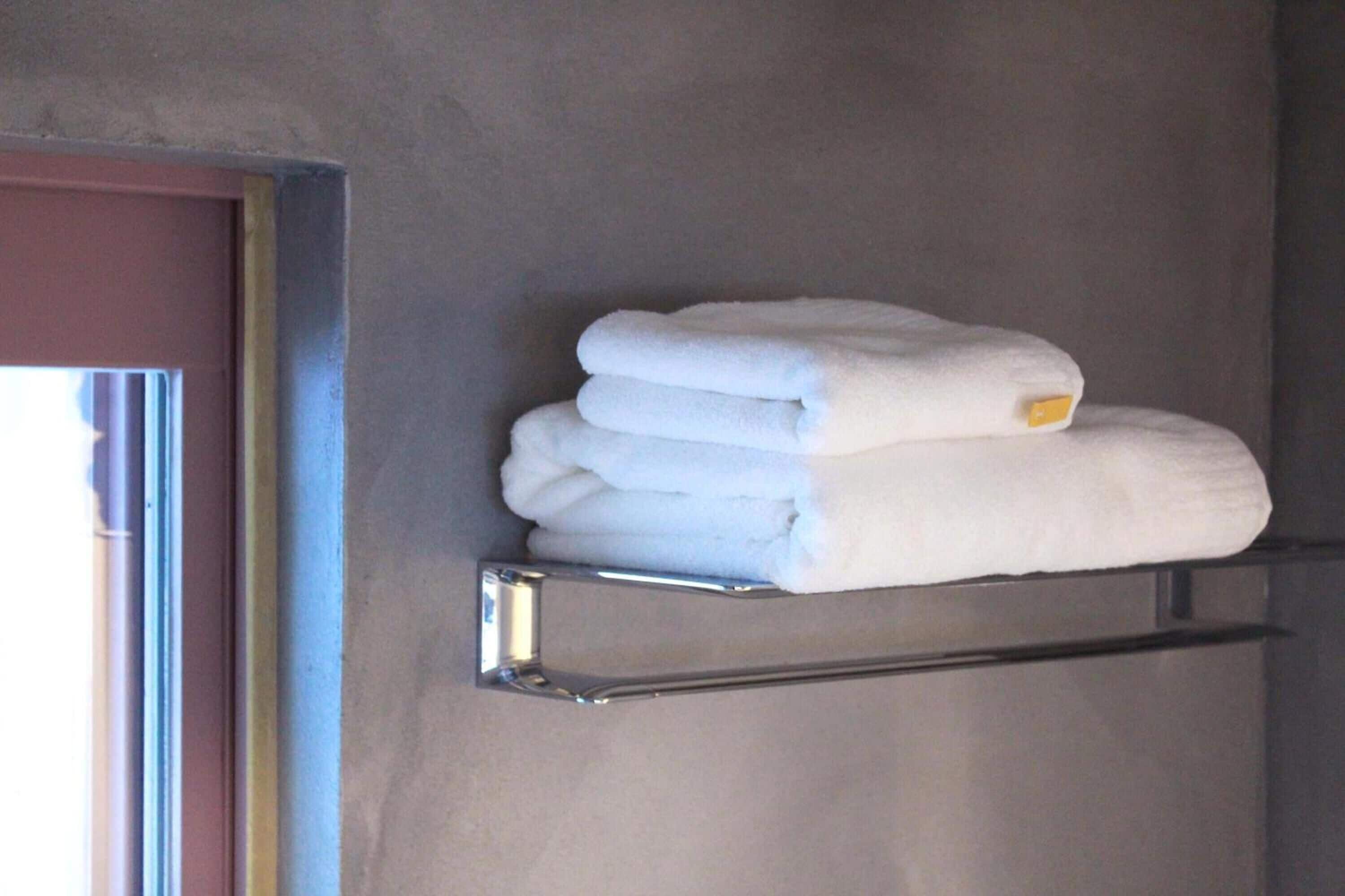 บ้านพัก, ปลอดบุหรี่ (2 Houses, KAMOME & UMINEKO) | ห้องน้ำ | ของใช้ในห้องน้ำฟรี, ไดร์เป่าผม, รองเท้าสวมภายในห้อง