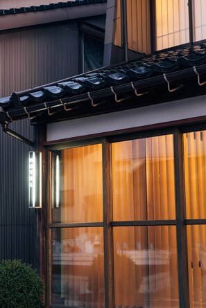 House (UMINEKO, For 4 People) | Down duvets, minibar, in-room safe, individually decorated - MINKA Riverside Villas (Imizu)