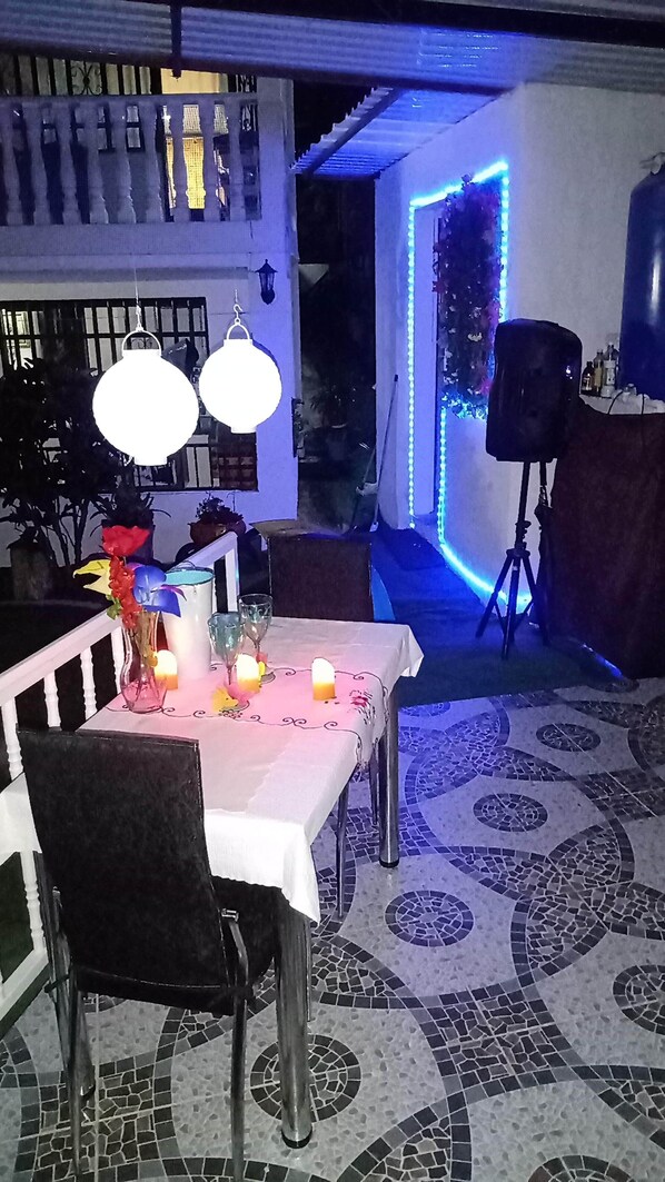 Outdoor dining