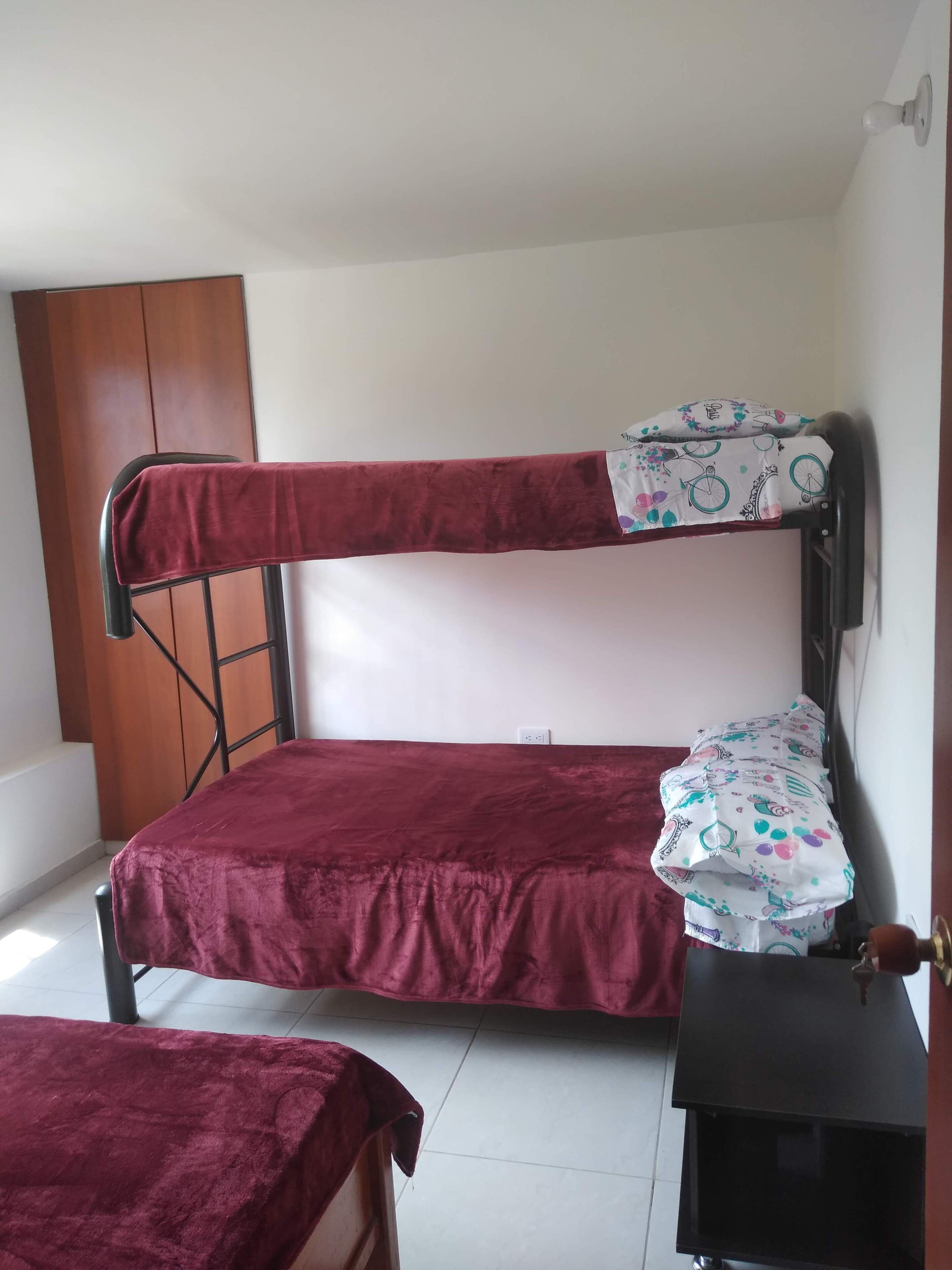 2 bedrooms, iron/ironing board, travel cot, free WiFi