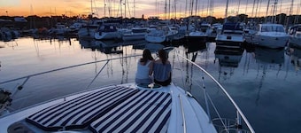 Y Knot - The New Way To Holiday