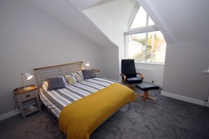 3 chambres, fer et planche à repasser, Wi-Fi, literie fournie