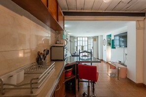 Studio | Private kitchen | Fridge, microwave, oven, stovetop