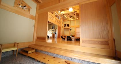 Villa Mitoya / Villa MITORE-YA