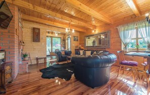 Smart TV, fireplace, table tennis