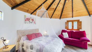 3 slaapkamers, een strijkplank/strijkijzer, gratis wifi, beddengoed